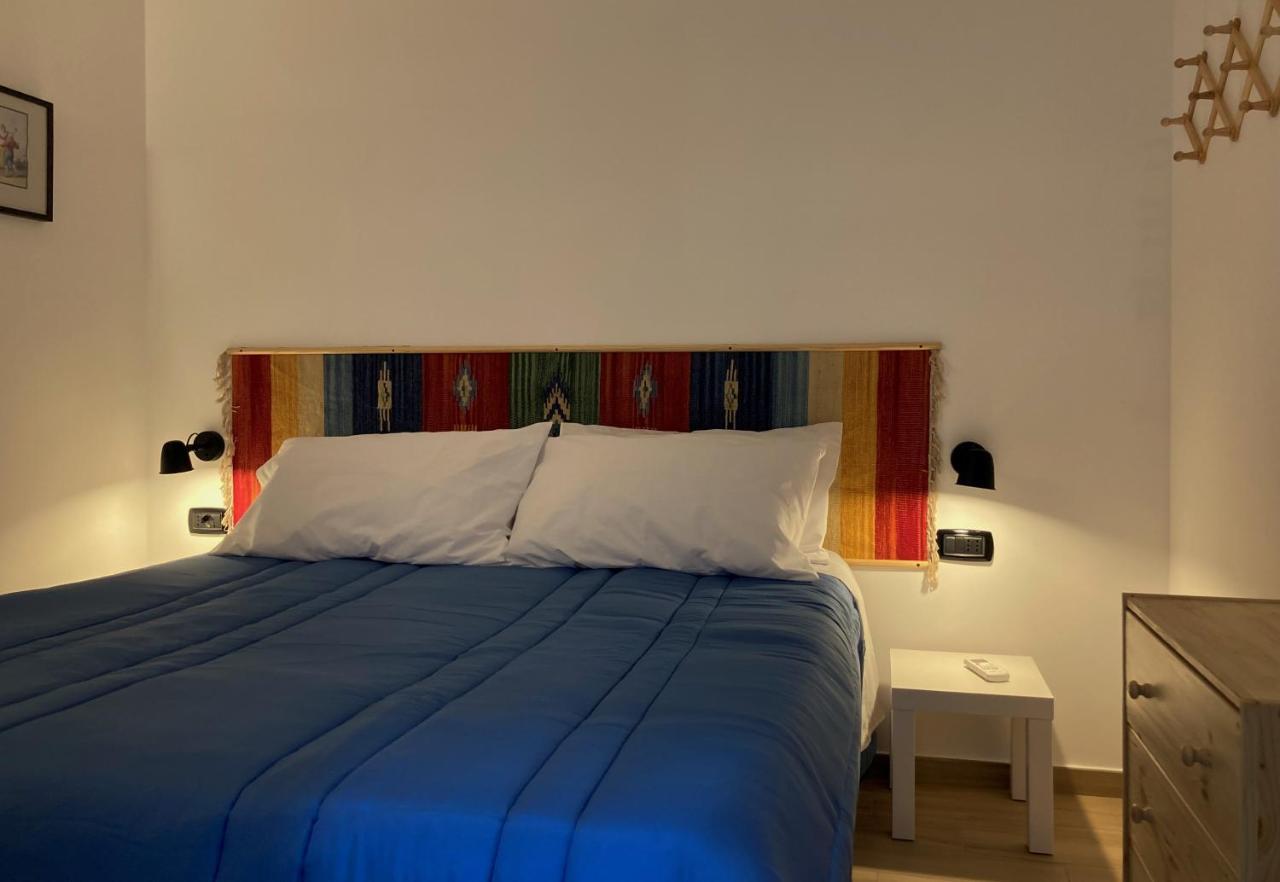 La Casa Blu Nel Cuore Storico Di Napoli Bagian luar foto
